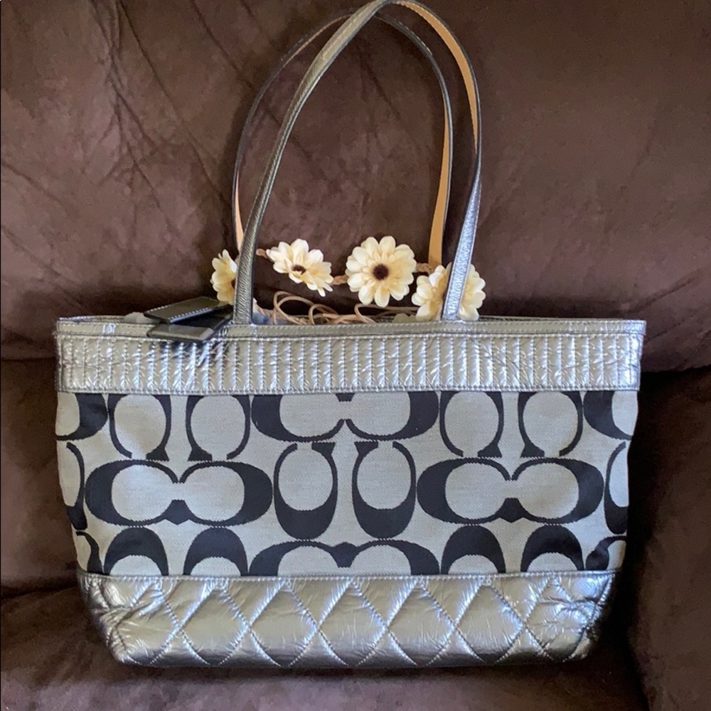 🎀 Coach Tote Bag 🎀